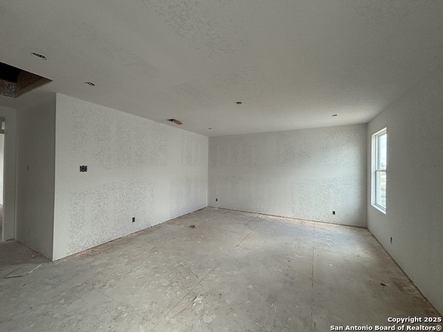 Listing photo id 25 for 12856 Red Apple Rd.