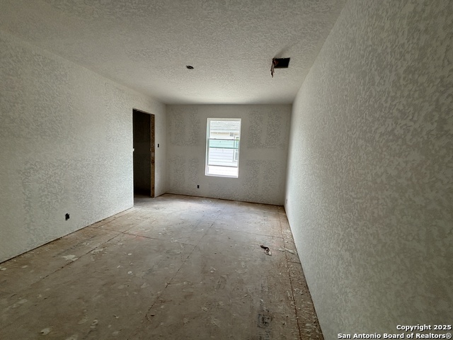Listing photo id 30 for 12856 Red Apple Rd.