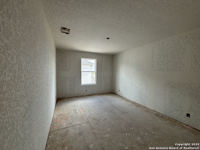 Listing photo id 33 for 12856 Red Apple Rd.