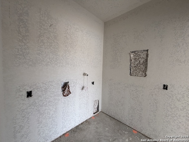 Listing photo id 34 for 12856 Red Apple Rd.