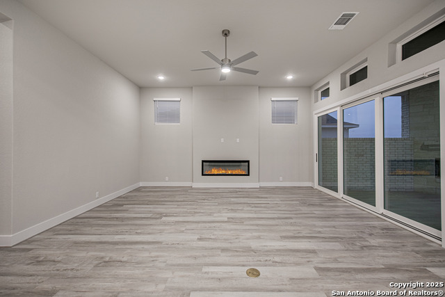 Listing photo id 7 for 524 Caliban