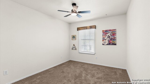 Listing photo id 15 for 8227 Coppergate