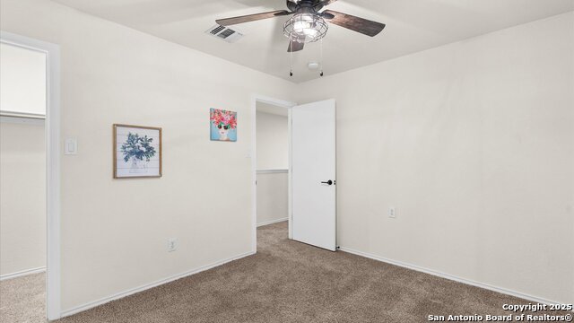 Listing photo id 19 for 8227 Coppergate