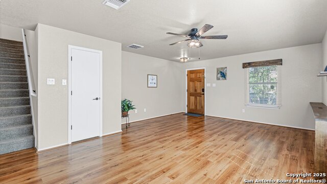 Listing photo id 25 for 8227 Coppergate