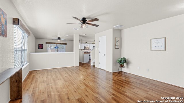 Listing photo id 1 for 8227 Coppergate