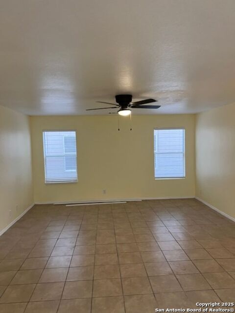 Listing photo id 10 for 6210 Pepperdine Bay