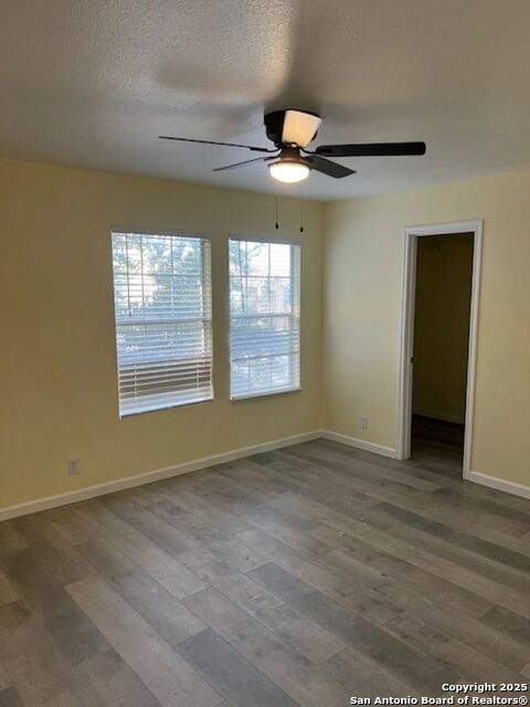 Listing photo id 6 for 6210 Pepperdine Bay