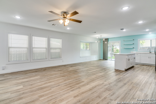 Image 4 of 25 For 9311 Bendell