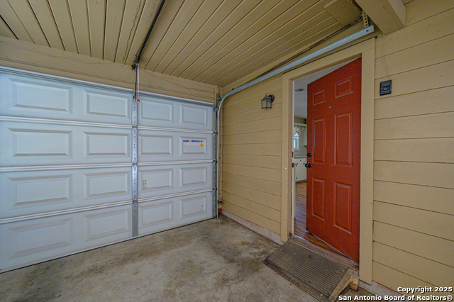 Listing photo id 29 for 706 Inez E 