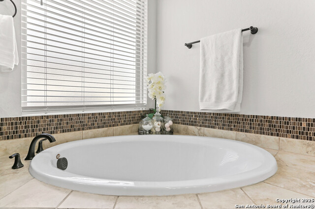 Image 23 of 48 For 14042 Gemma