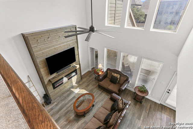 Image 24 of 48 For 14042 Gemma