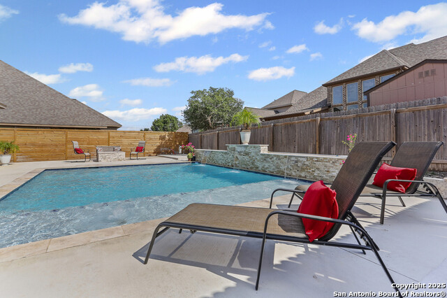 Image 37 of 48 For 14042 Gemma