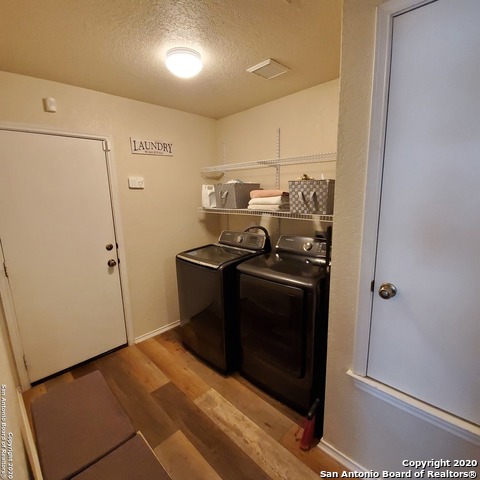 Image 13 of 21 For 10006 Sungate Park