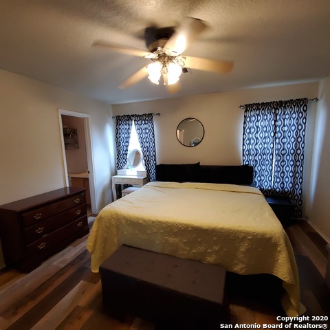 Image 17 of 21 For 10006 Sungate Park