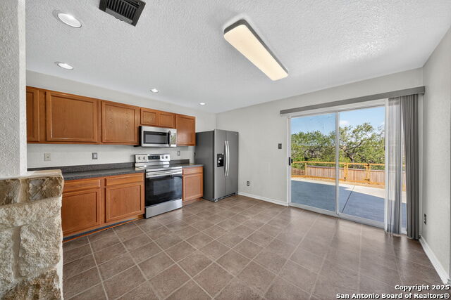 Image 11 of 33 For 6819 Dulce Meadow