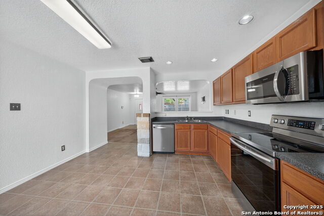 Image 13 of 33 For 6819 Dulce Meadow