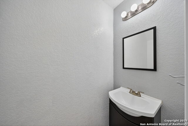 Image 17 of 33 For 6819 Dulce Meadow