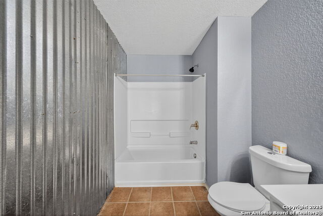 Image 21 of 33 For 6819 Dulce Meadow