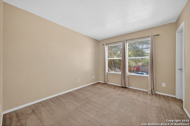 Image 25 of 33 For 6819 Dulce Meadow