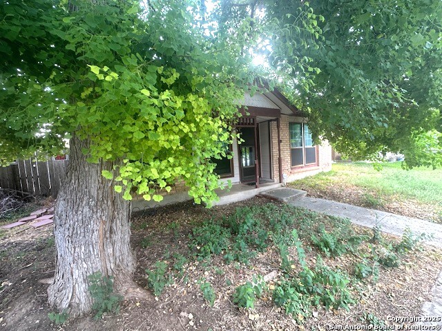 Listing photo id 0 for 731 Garden Meadow