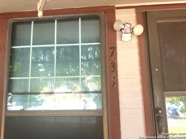 Listing photo id 1 for 731 Garden Meadow