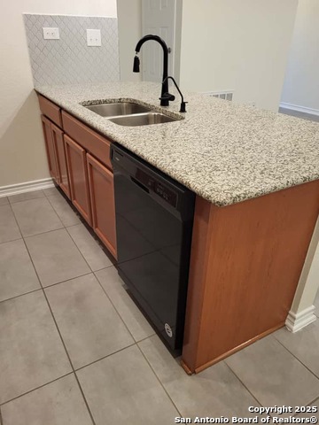 Listing photo id 9 for 10415 Caddo Pass