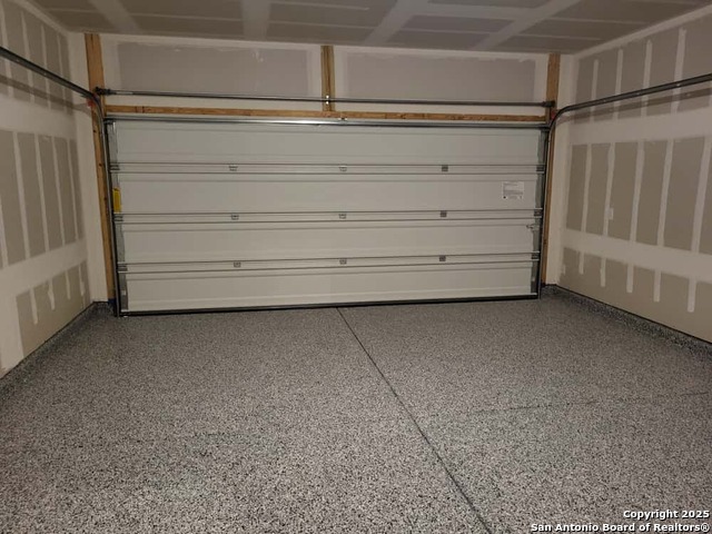 Listing photo id 12 for 10415 Caddo Pass