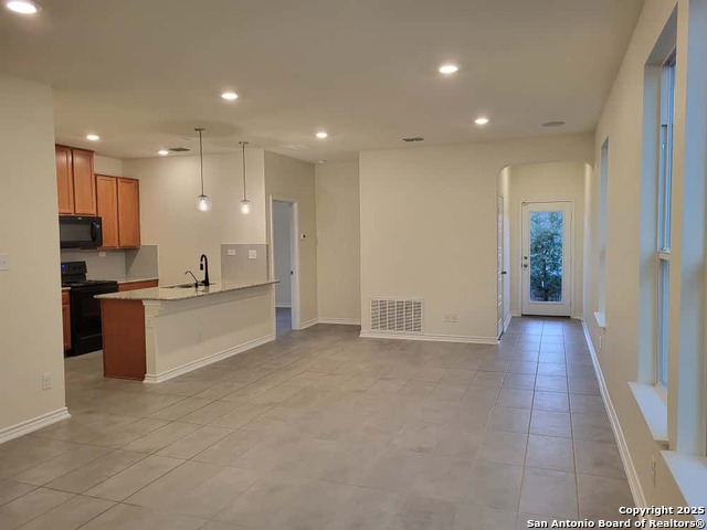 Listing photo id 2 for 10415 Caddo Pass