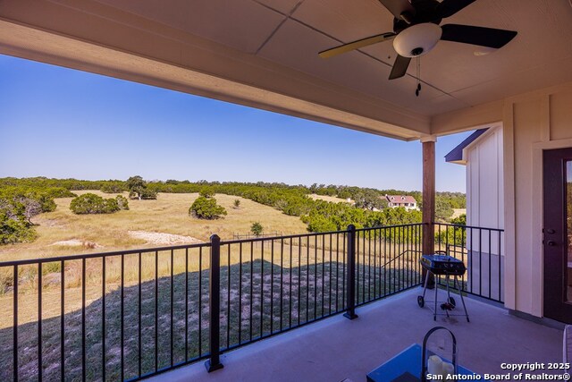 Listing photo id 24 for 135 Lone Oak