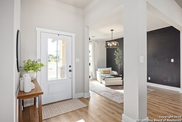 Listing photo id 1 for 135 Lone Oak