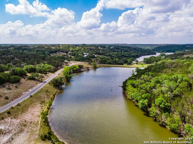 Listing photo id 31 for 135 Lone Oak