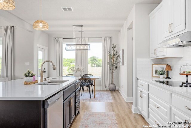 Listing photo id 7 for 135 Lone Oak