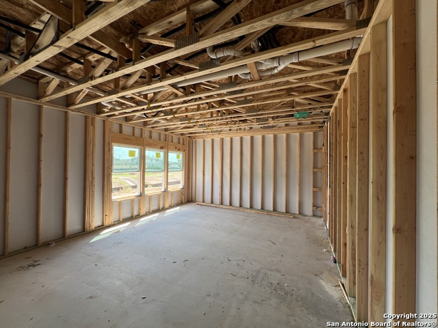 Listing photo id 18 for 12852 Red Apple Rd.