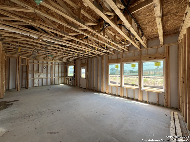 Listing photo id 19 for 12852 Red Apple Rd.