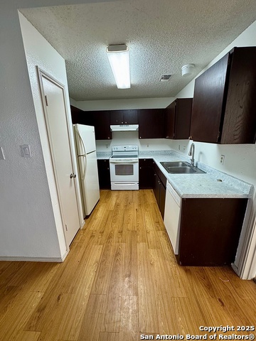 Image 3 of 8 For 8916 Fall River