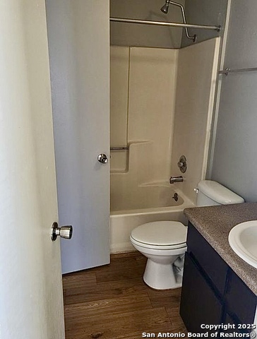 Image 7 of 8 For 8916 Fall River