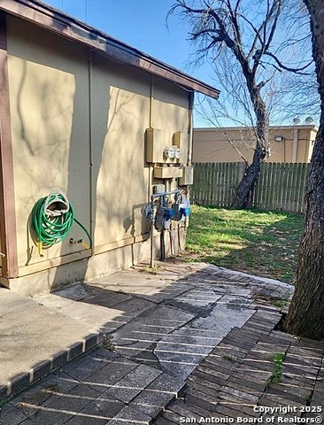 Image 8 of 8 For 8916 Fall River