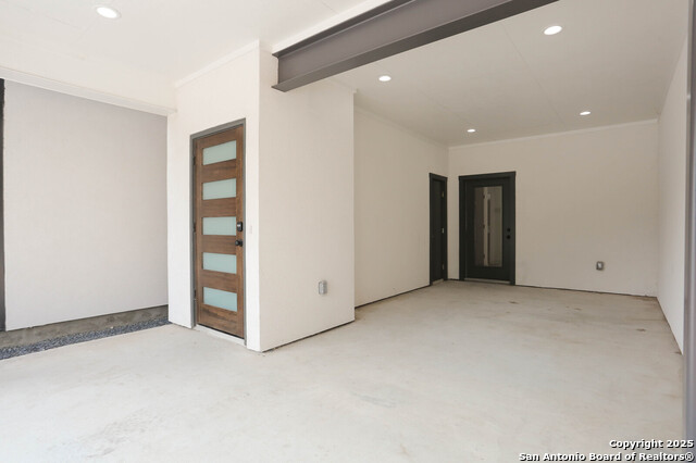 Image 2 of 22 For 130 Lachapelle E