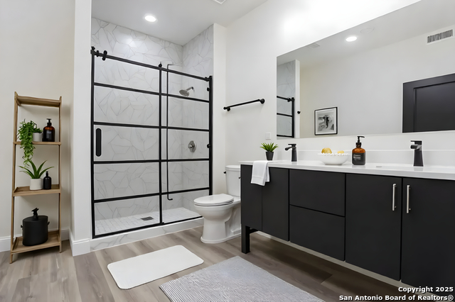 Image 20 of 22 For 130 Lachapelle E