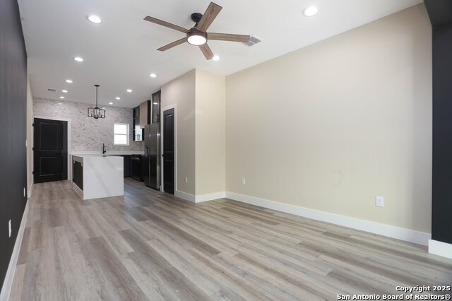 Image 8 of 22 For 130 Lachapelle E