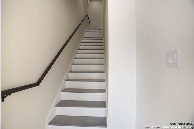 Image 9 of 22 For 130 Lachapelle E