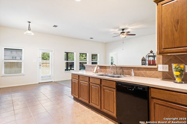 Image 18 of 43 For 318 Birkdale