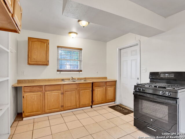 Image 7 of 22 For 1818 Adamston