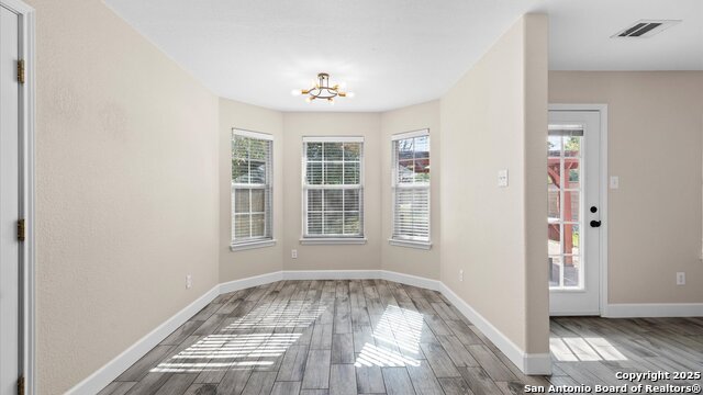 Listing photo id 10 for 2570 Terminal Loop