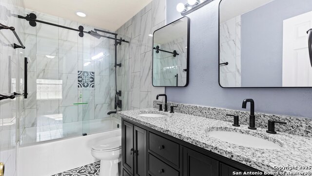 Listing photo id 15 for 2570 Terminal Loop