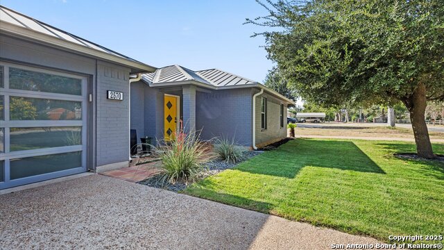 Listing photo id 0 for 2570 Terminal Loop