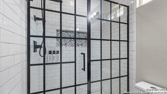 Listing photo id 18 for 2570 Terminal Loop