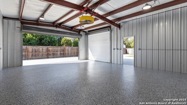 Listing photo id 25 for 2570 Terminal Loop