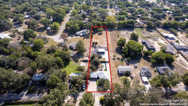 Listing photo id 32 for 2570 Terminal Loop