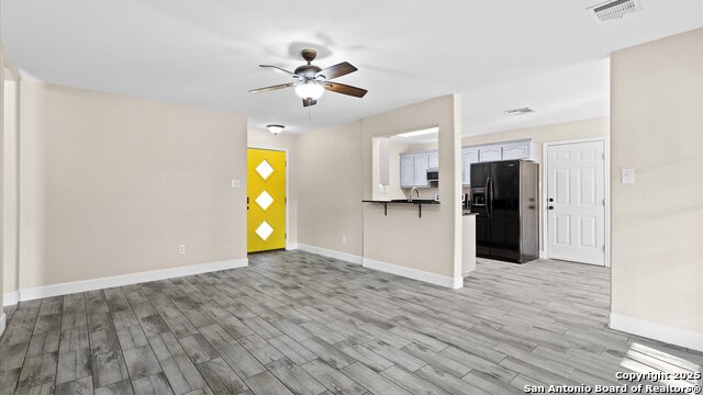 Listing photo id 6 for 2570 Terminal Loop